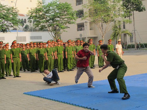 Dùng "cánh tay đắc lực" trấn áp tội phạm
