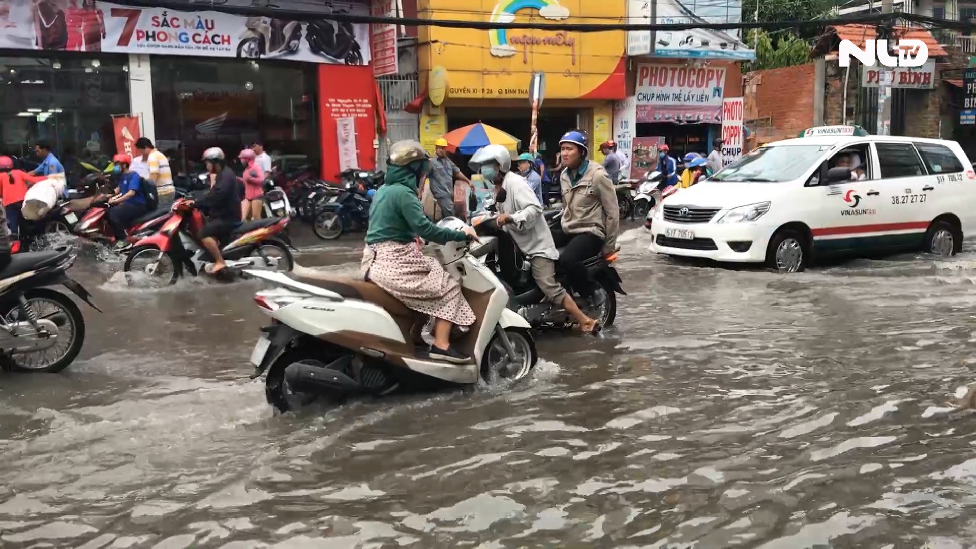 TP HCM ngày càng ngập sâu hơn, điểm “tụ nước” nhiều hơn, vì sao?