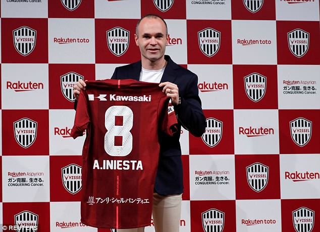 Andres Iniesta gia nhập J-League, nhận lương "khủng" 75 triệu euro