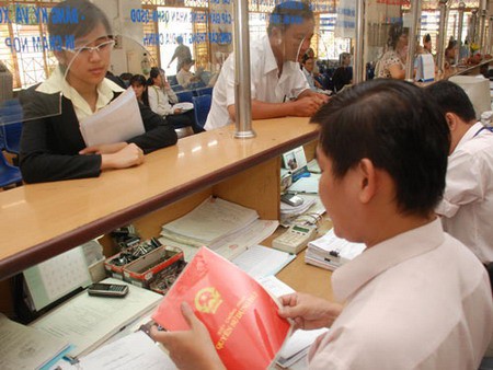 Làm gì khi chủ nhà đã bán đất không chịu sang tên sổ đỏ?