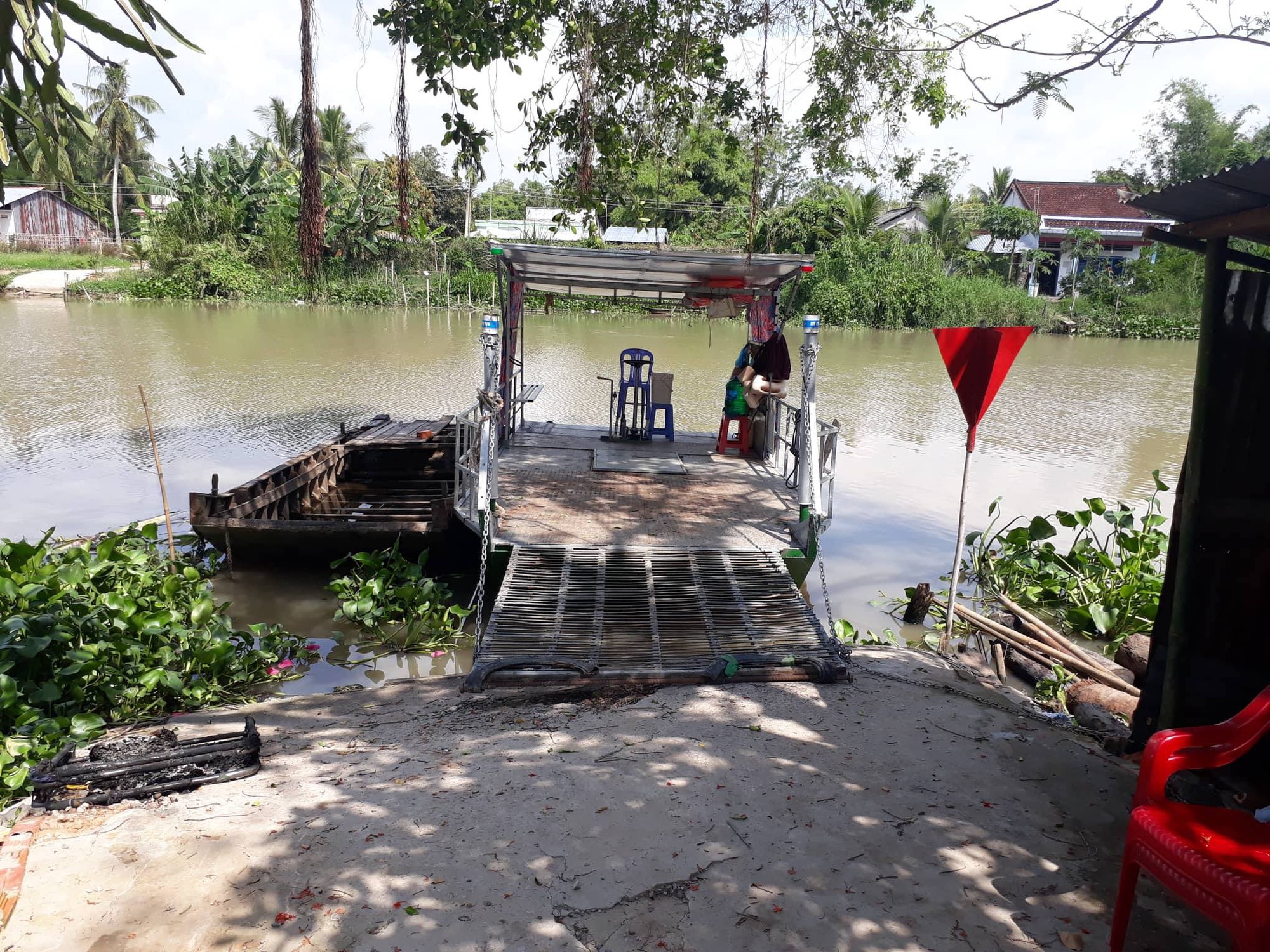 Nghi án ghen tuông, chồng sát hại vợ rồi thả xác trôi sông
