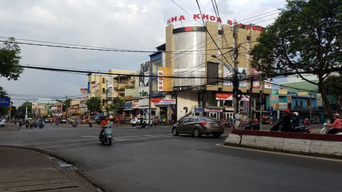 Trục lợi từ đất công