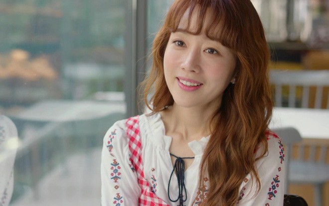 Chết sững khi con rể tương lai h&ocirc;n người phụ nữ kh&aacute;c  - Ảnh 1.