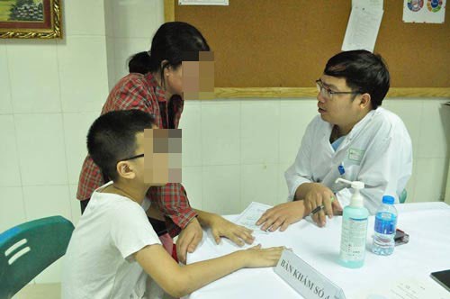 Trẻ sốt không rõ nguyên nhân nên nghĩ đến dị tật tiết niệu