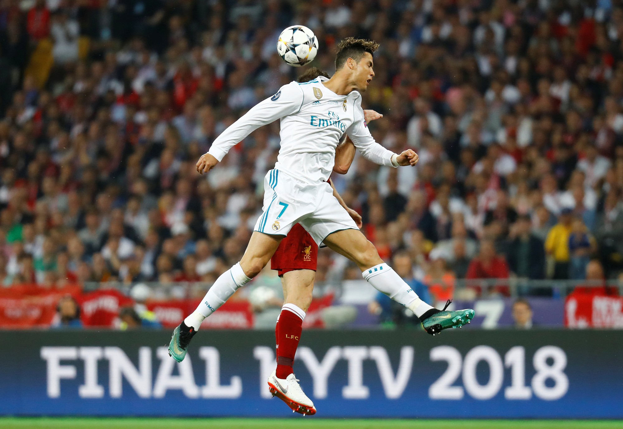 Real Madrid v&ocirc; địch, Bale v&agrave; Ronaldo ra tối hậu thư chia tay - Ảnh 6.