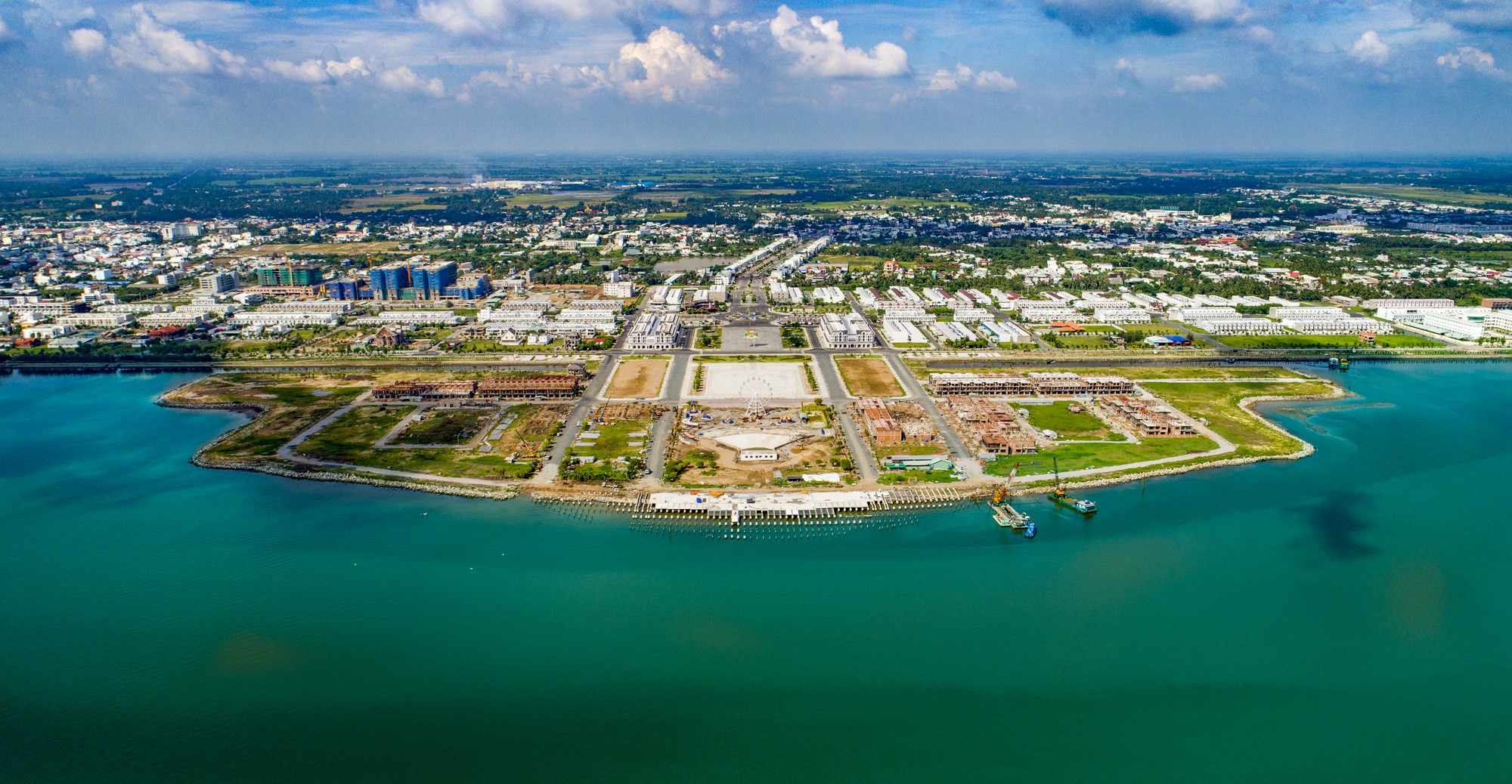 Ngỡ ng&agrave;ng với khu lấn biển vịnh Rạch Gi&aacute; - Ảnh 6.