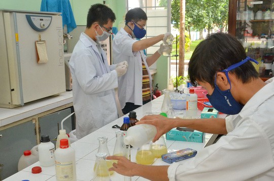 ĐHQG TP HCM hỗ trợ c&ocirc;ng tr&igrave;nh nghi&ecirc;n cứu khoa học 30 lần mức lương cơ sở - Ảnh 1.