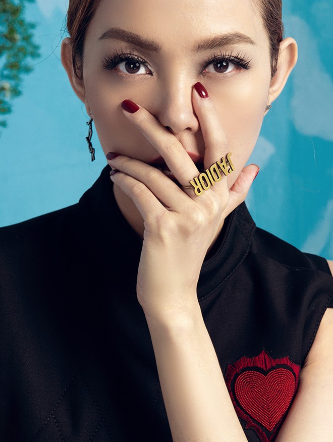 Minh Hằng làm giám khảo The Face 2018 gây tranh cãi - Ảnh 1.