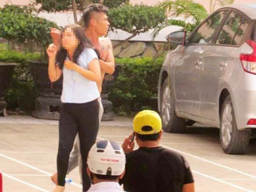 Bắt kẻ dùng dao khống chế phụ nữ giữa ban ngày