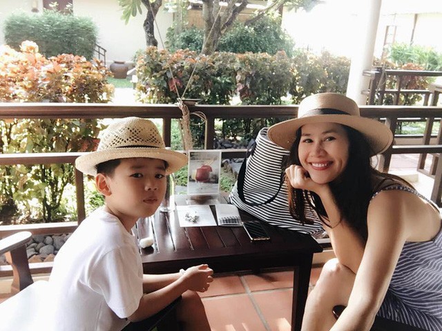 G&oacute;c khuất đẫm nước mắt của những b&agrave; mẹ đơn th&acirc;n trong showbiz Việt - Ảnh 7.