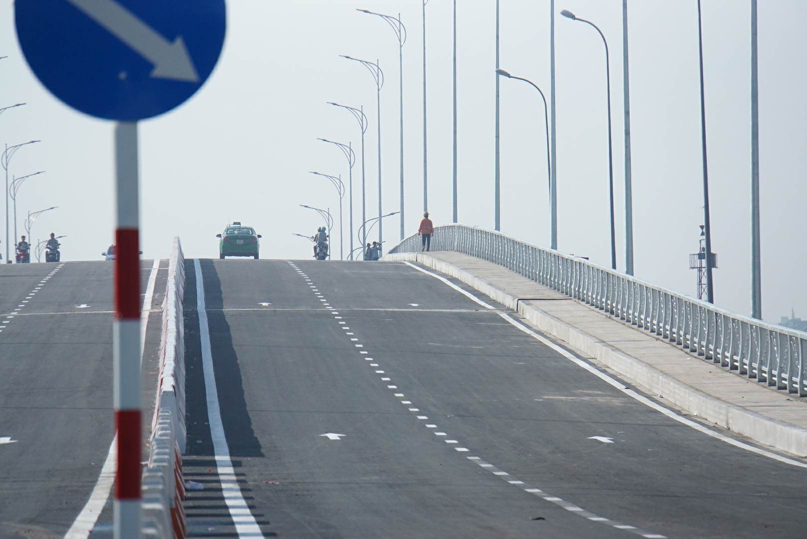 TP HCM: Cầu qua đảo Kim Cương ch&iacute;nh thức th&ocirc;ng xe - Ảnh 2.