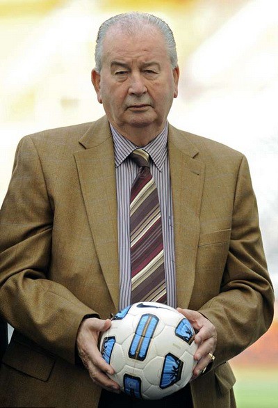 World Cup Qatar 2022 dậy sóng với nghi án FIFA nhận hối lộ - Ảnh 1.