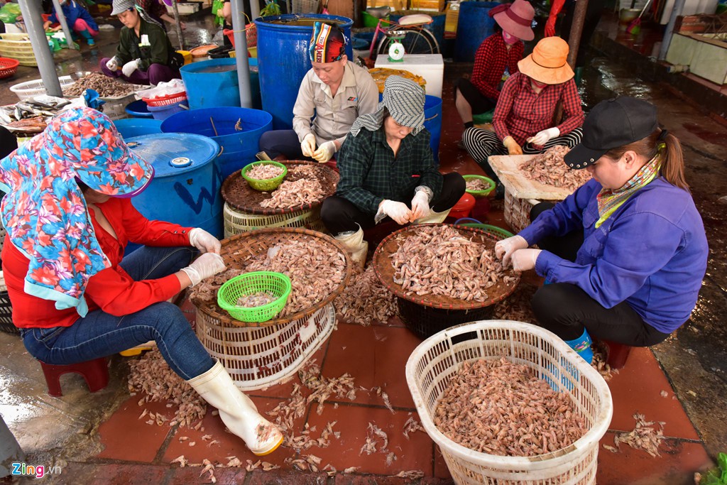 Chợ c&aacute; Bến Do nhộn nhịp l&uacute;c b&igrave;nh minh - Ảnh 10.