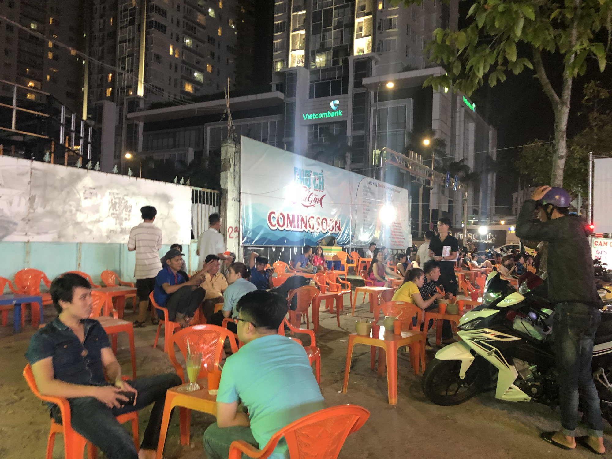Vỉa hè ở TP HCM bị tái chiếm "có thể do bao che của địa phương"