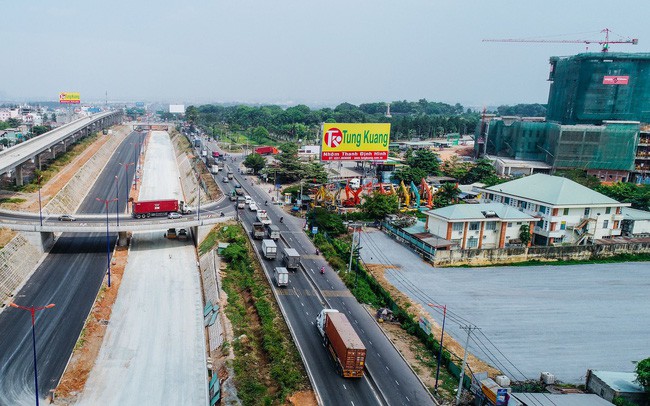 Đất nền TP HCM l&ecirc;n cơn sốt, chuy&ecirc;n gia cảnh b&aacute;o thị trường đang rất nhạy cảm - Ảnh 1.