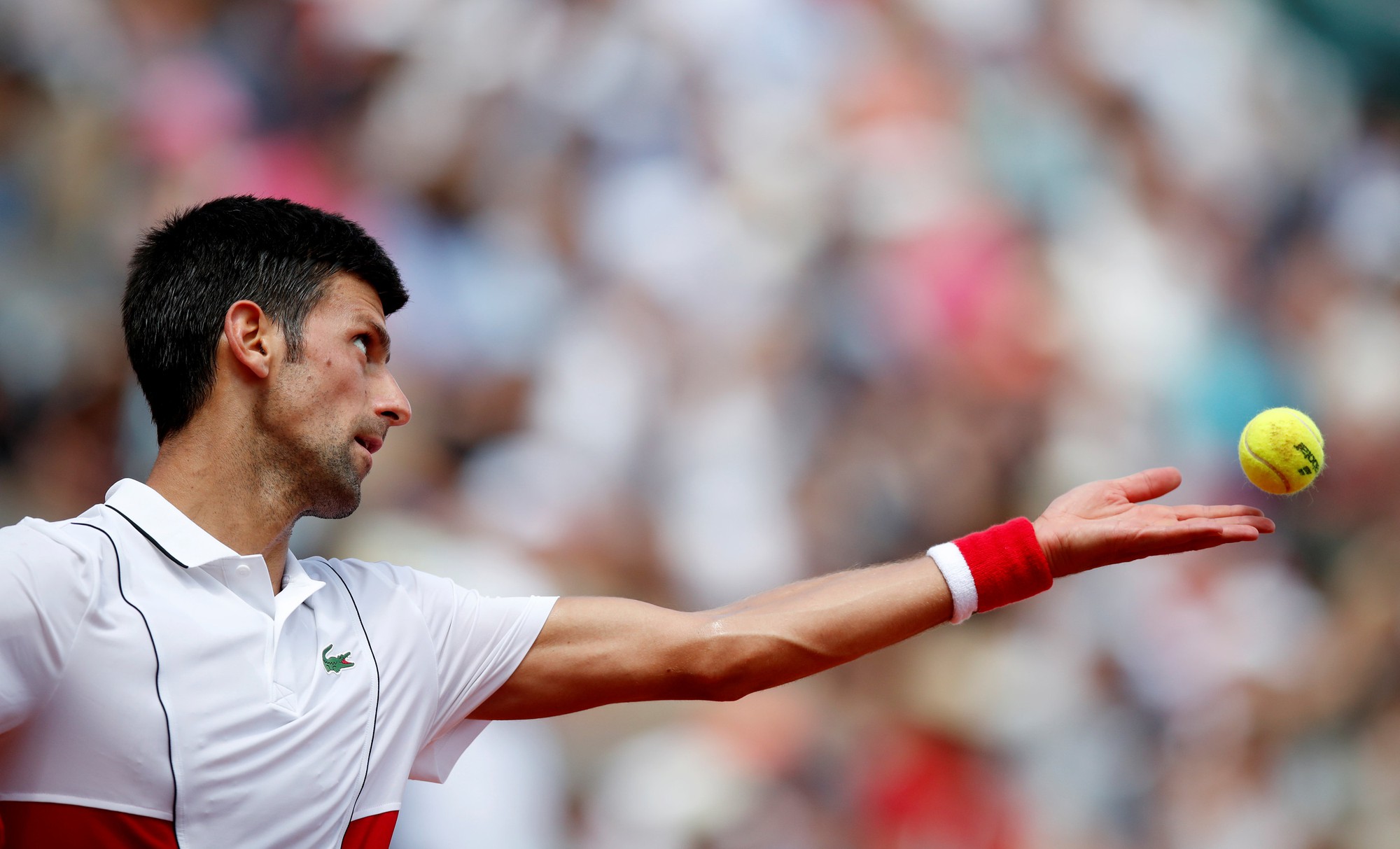 Roland Garros 2018: Djokovic thắng nhọc, Nishikori tho&aacute;t hiểm - Ảnh 1.