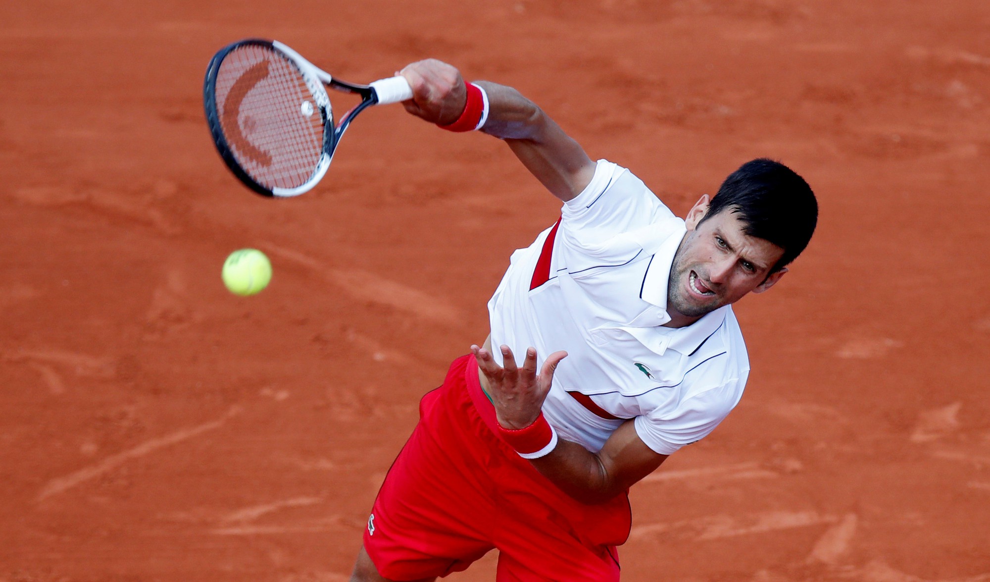 Roland Garros 2018: Djokovic thắng nhọc, Nishikori tho&aacute;t hiểm - Ảnh 3.