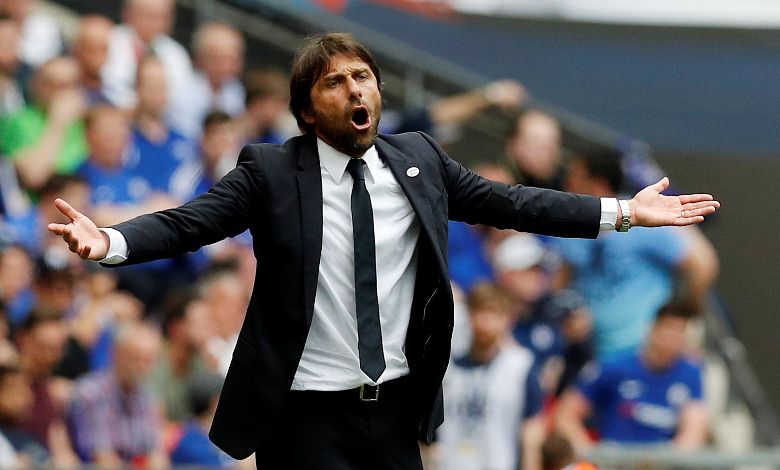 Napoli dòm ngó HLV Conte - Ảnh 1.