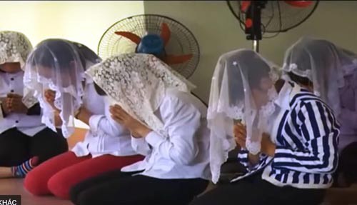 Tan cửa nát nhà vì hội thánh tự xưng: Lật tẩy chiêu trò quái đản