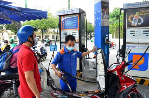 Đề xuất bán xăng E5 RON95: Vội vàng!