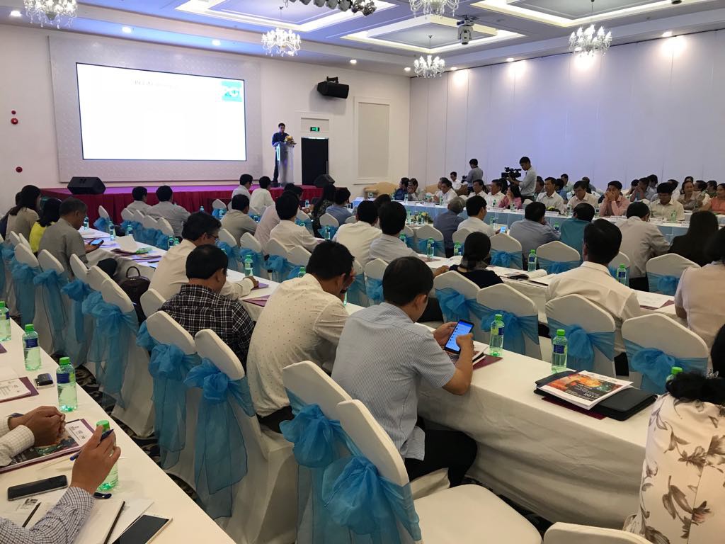 Đừng biến hội nghị x&uacute;c tiến đầu tư th&agrave;nh lễ hội - Ảnh 1.