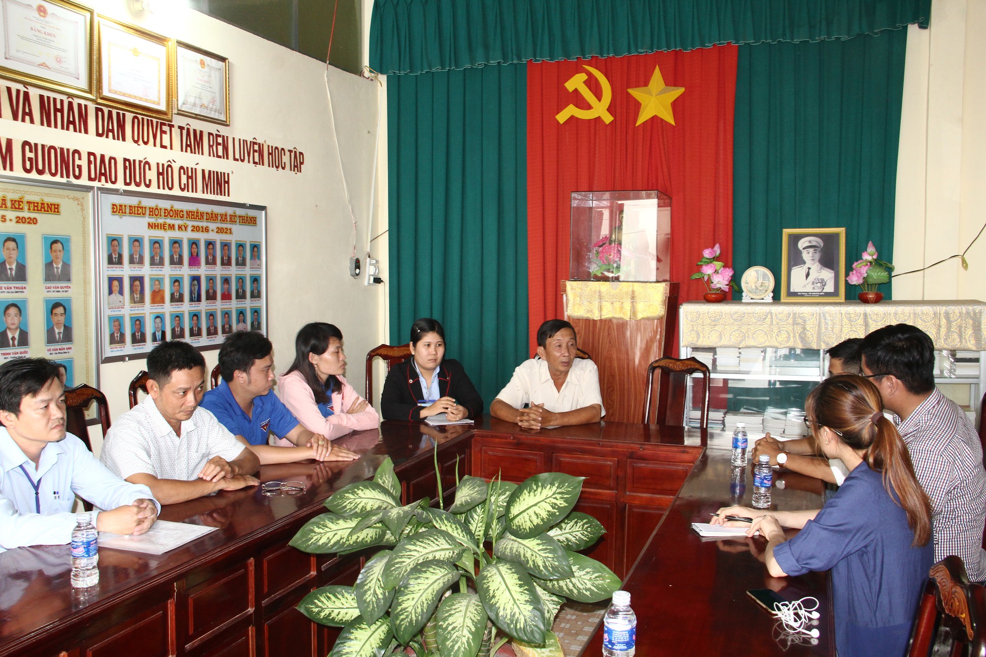 Diễn biến kh&oacute; tin vụ gia đ&igrave;nh b&eacute; g&aacute;i lớp 6 &eacute;p &ldquo;nh&agrave; trai&rdquo; phải cưới - Ảnh 4.