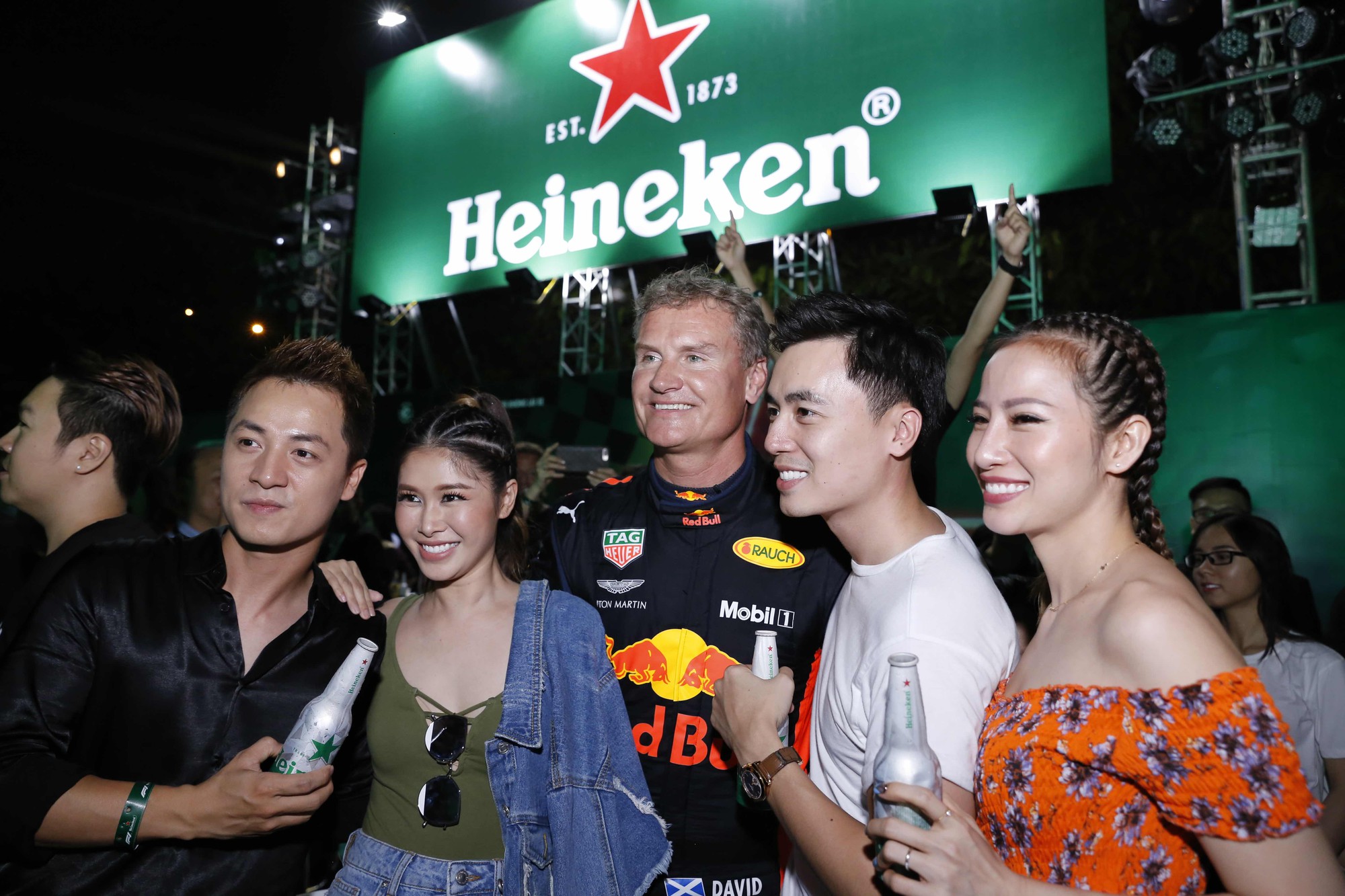Mãn nhãn với màn trình diễn xe đua F1 của David Coulthard
