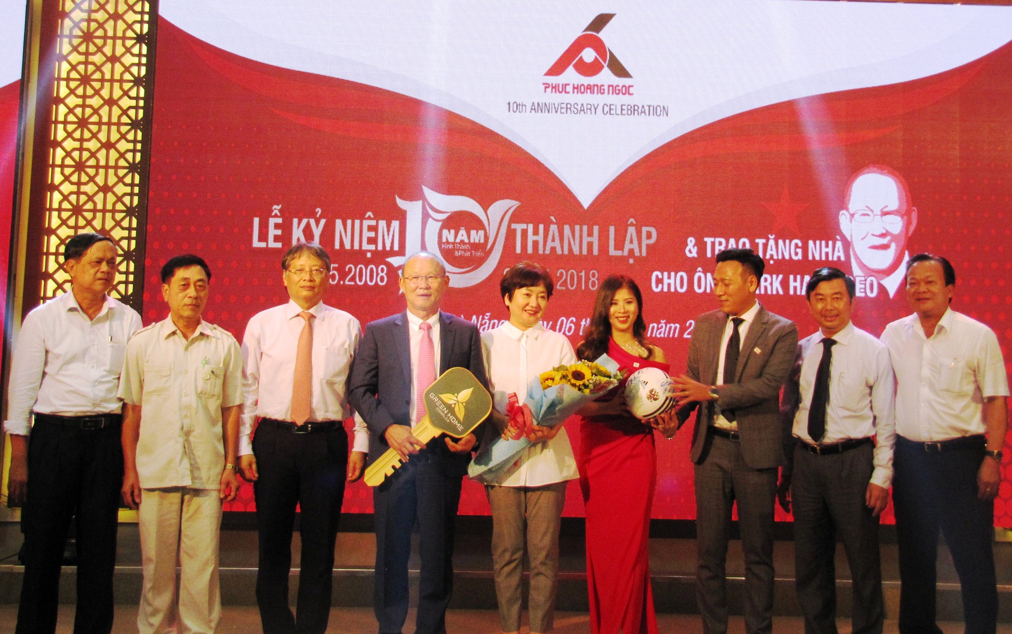 HLV Park Hang Seo cùng vợ nhận nhà tại Đà Nẵng - Ảnh 4.