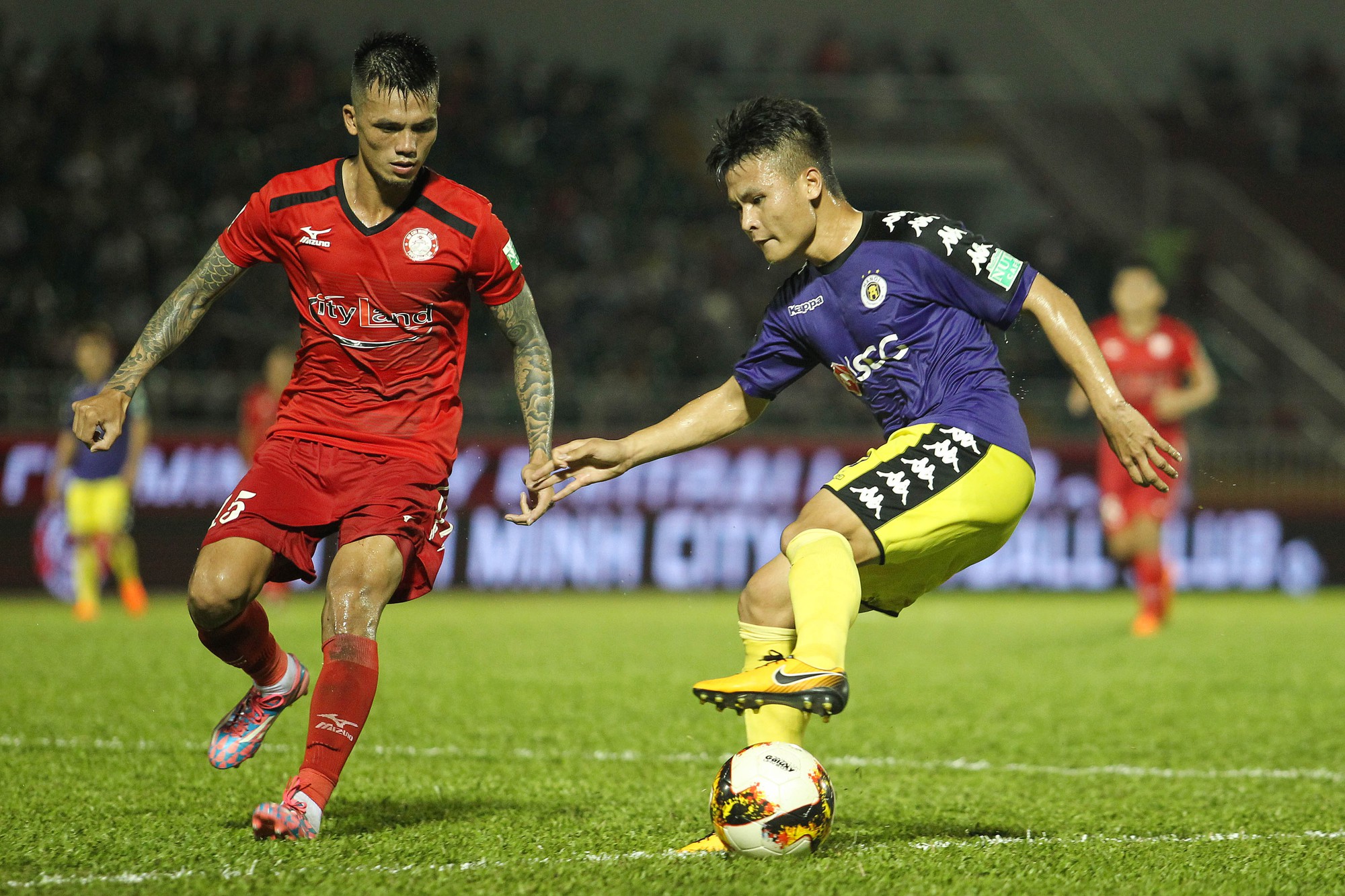 clip: Ngược dòng hạ TP HCM, Hà Nội tiếp tục dẫn đầu V-League - Ảnh 5.