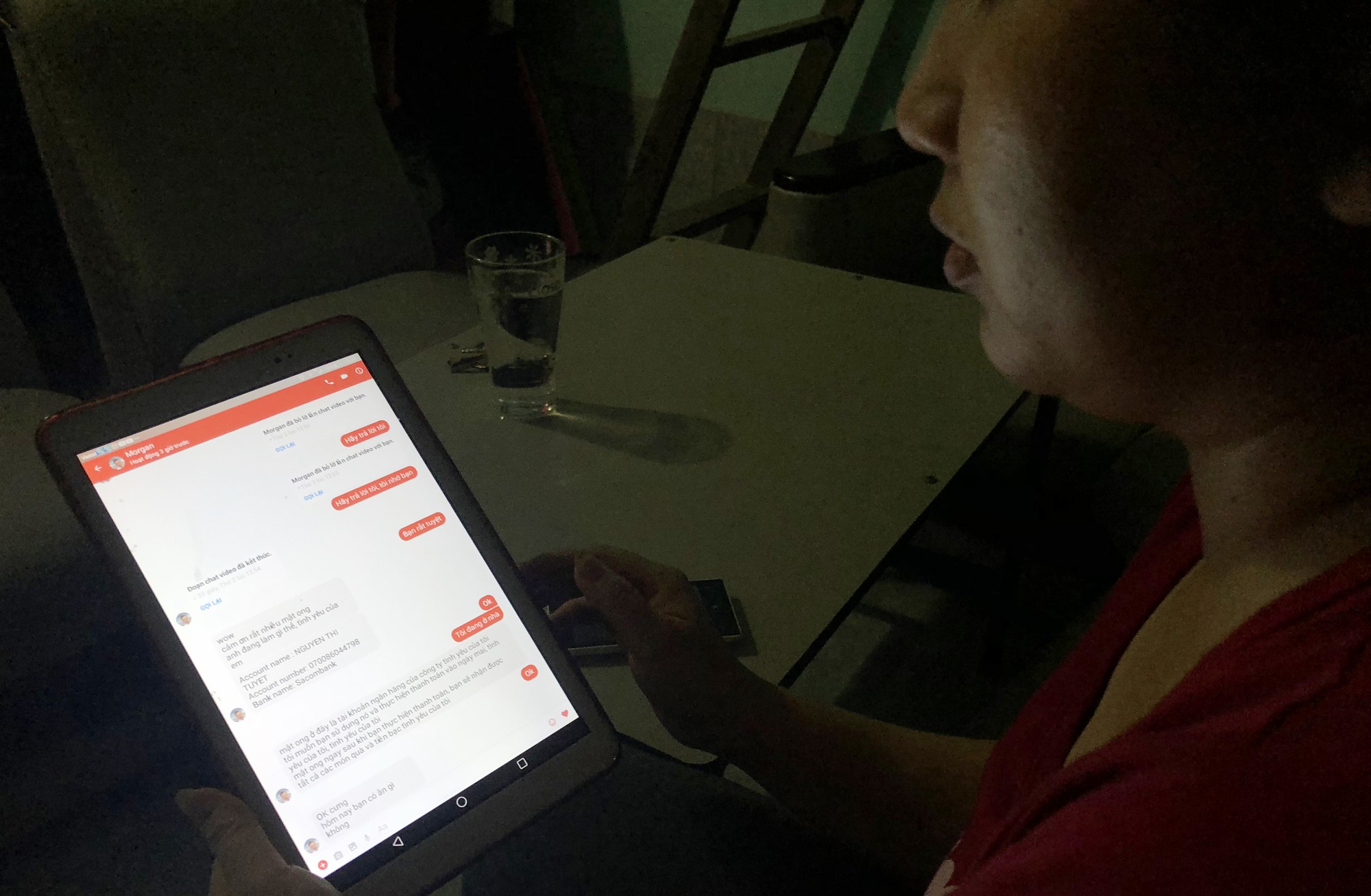 Kết bạn Facebook, nhiều nữ công nhân sập bẫy