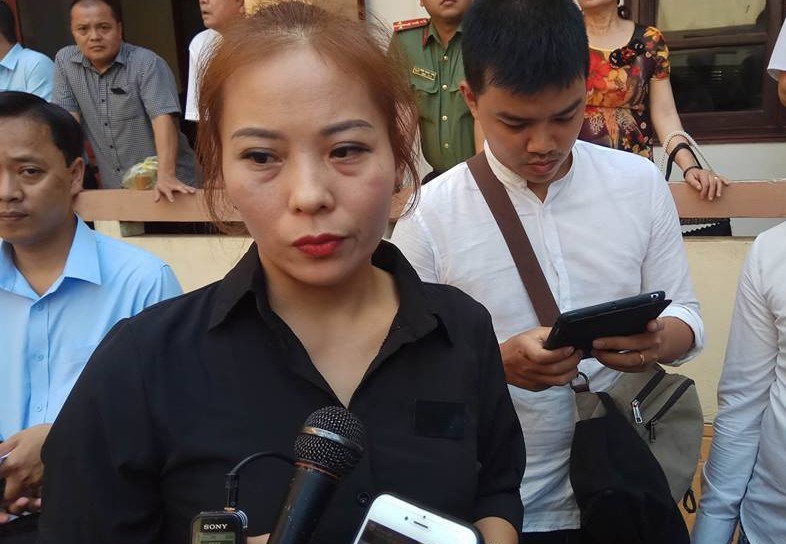 Gia đ&igrave;nh nạn nh&acirc;n bức x&uacute;c v&igrave; nguy&ecirc;n gi&aacute;m đốc BV H&ograve;a B&igrave;nh kh&ocirc;ng tới t&ograve;a - Ảnh 3.