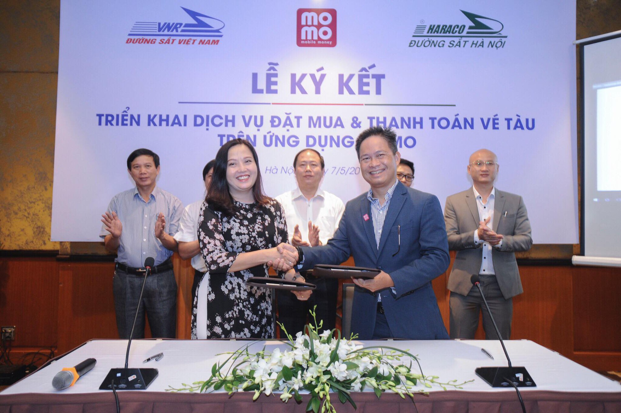 Bắt đầu triển khai bán vé tàu hỏa và thanh toán qua di động