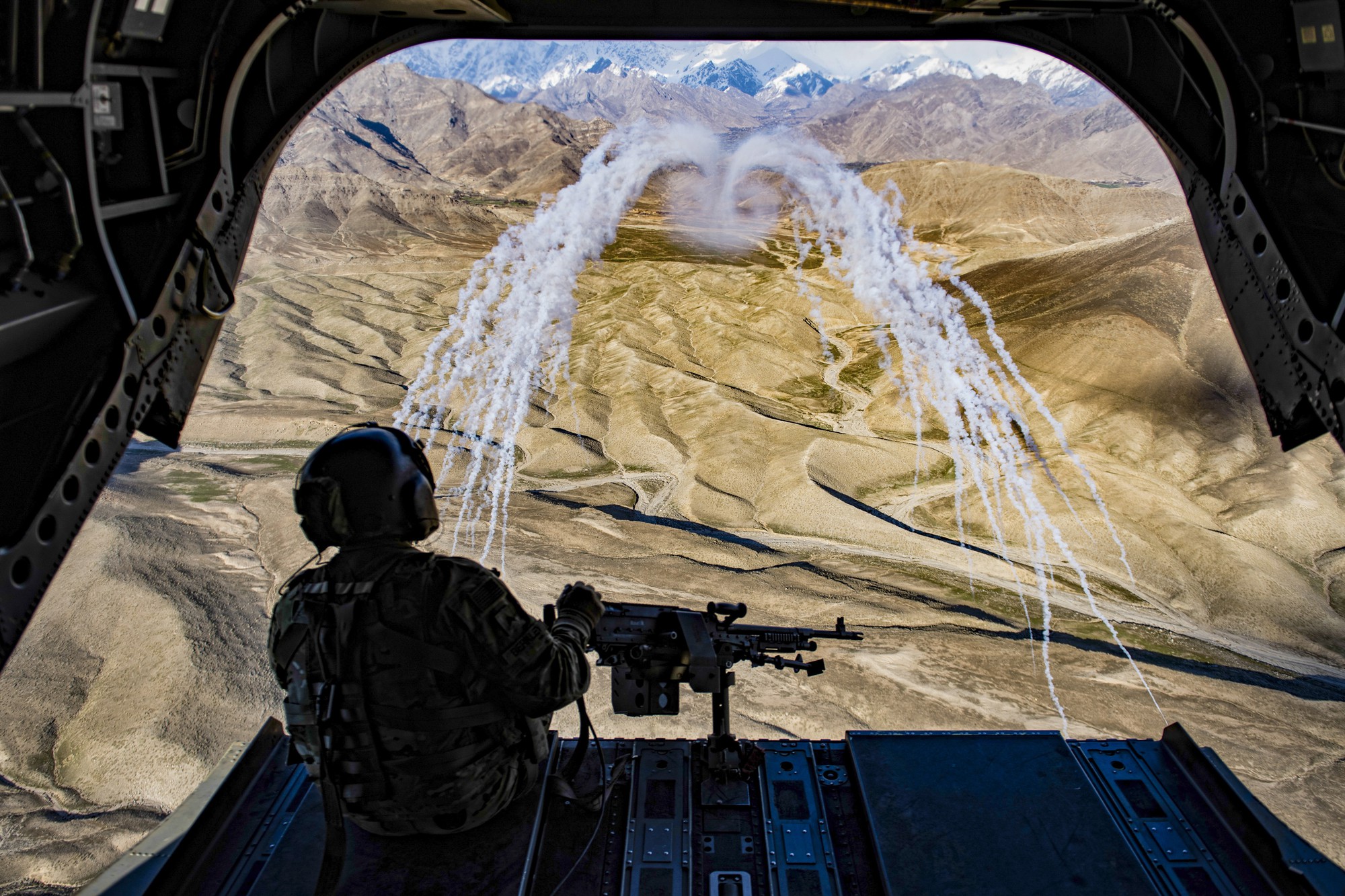 C&acirc;u thần ch&uacute; v&ocirc; t&aacute;c dụng ở Afghanistan - Ảnh 1.
