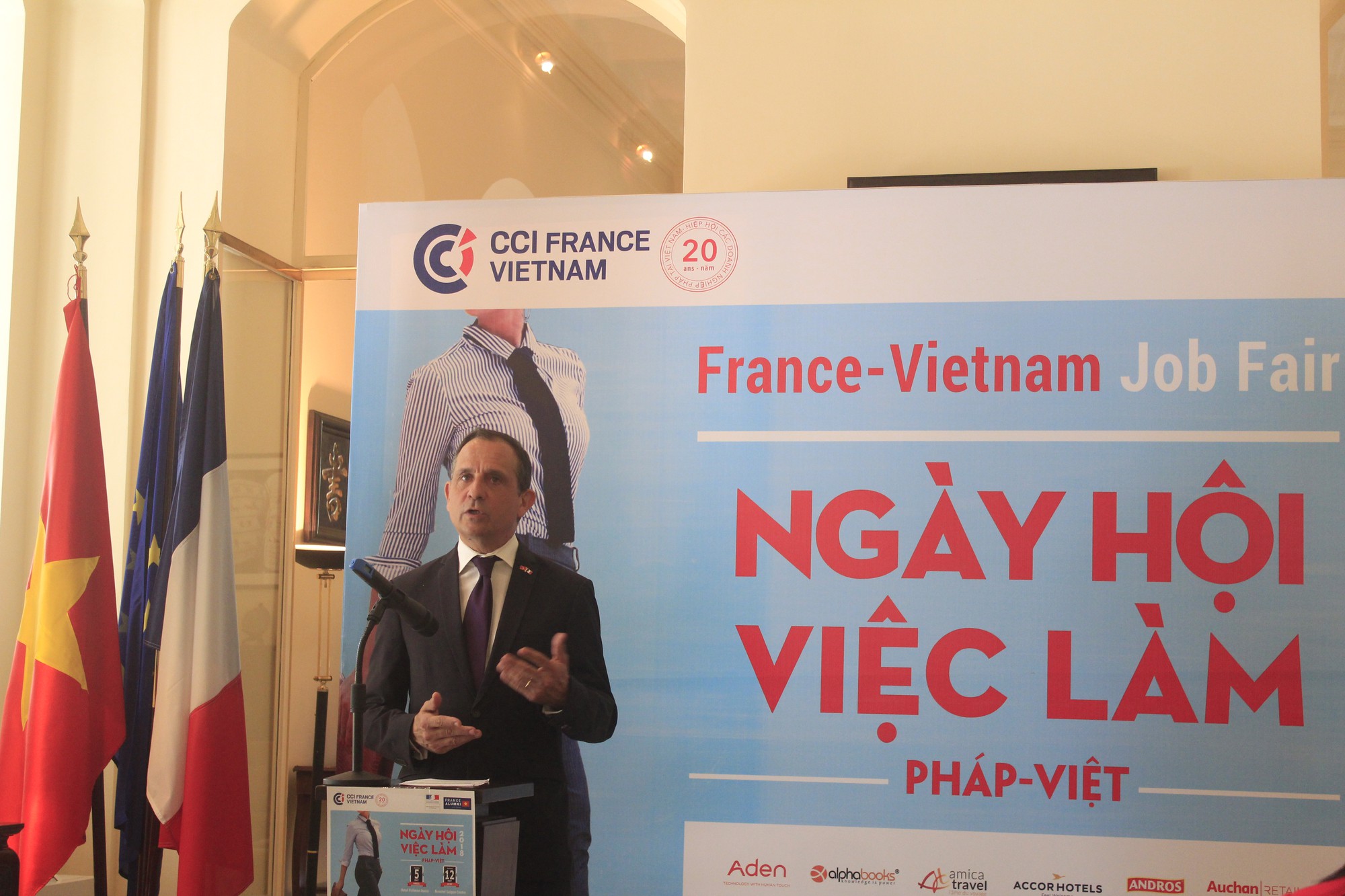 Nhiều việc l&agrave;m s&aacute;ng gi&aacute; tại c&ocirc;ng ty Ph&aacute;p chờ người Việt - Ảnh 2.