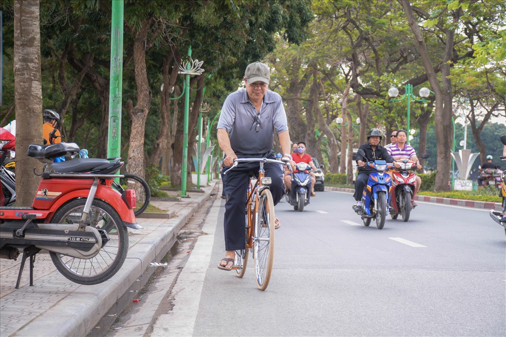 Độc đáo những xe đạp cổ giá nghìn đô giữa lòng Hà Nội - Ảnh 14.