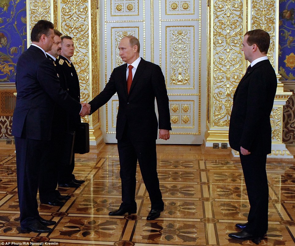 &Ocirc;ng Putin cảm ơn &ocirc;ng Medvedev, tiết lộ mục ti&ecirc;u quan trọng - Ảnh 4.