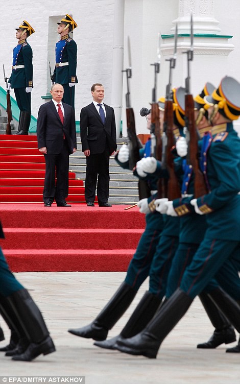 &Ocirc;ng Putin cảm ơn &ocirc;ng Medvedev, tiết lộ mục ti&ecirc;u quan trọng - Ảnh 5.