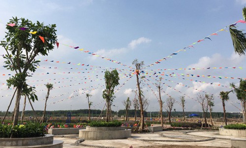 Gi&aacute; đất Đồng Nai, Long An nổi s&oacute;ng theo cơn sốt đất S&agrave;i G&ograve;n - Ảnh 1.