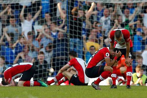 Swansea và trò bẩn với Southampton trước trận chiến trụ hạng