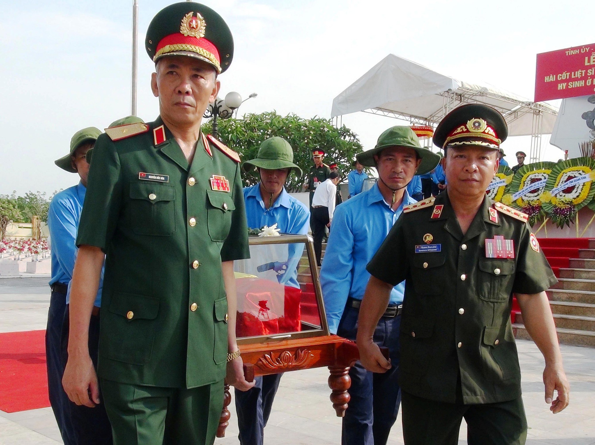 An táng 18 hài cốt liệt sĩ hy sinh tại Lào