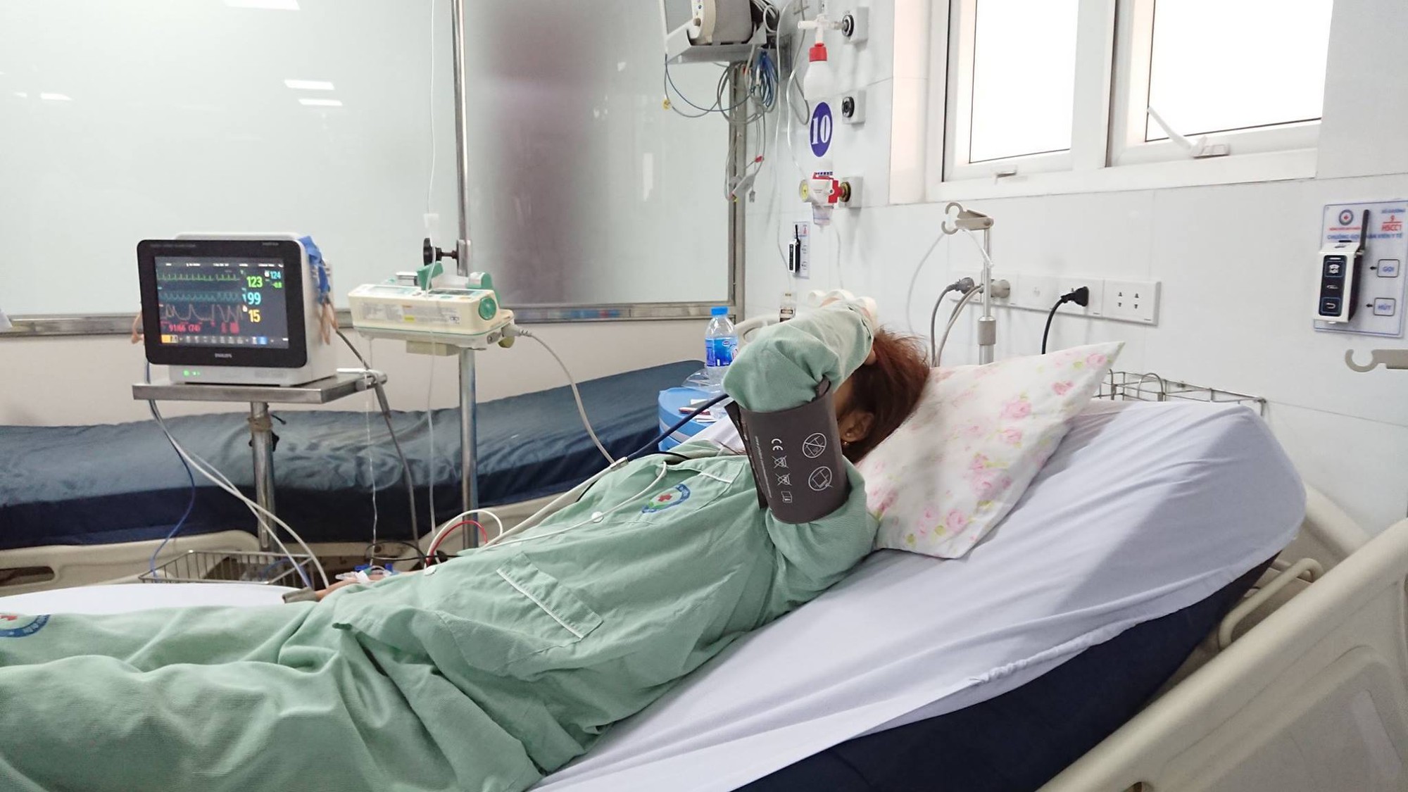 Một phụ nữ sốc phản vệ sau tiêm thuốc làm trắng da