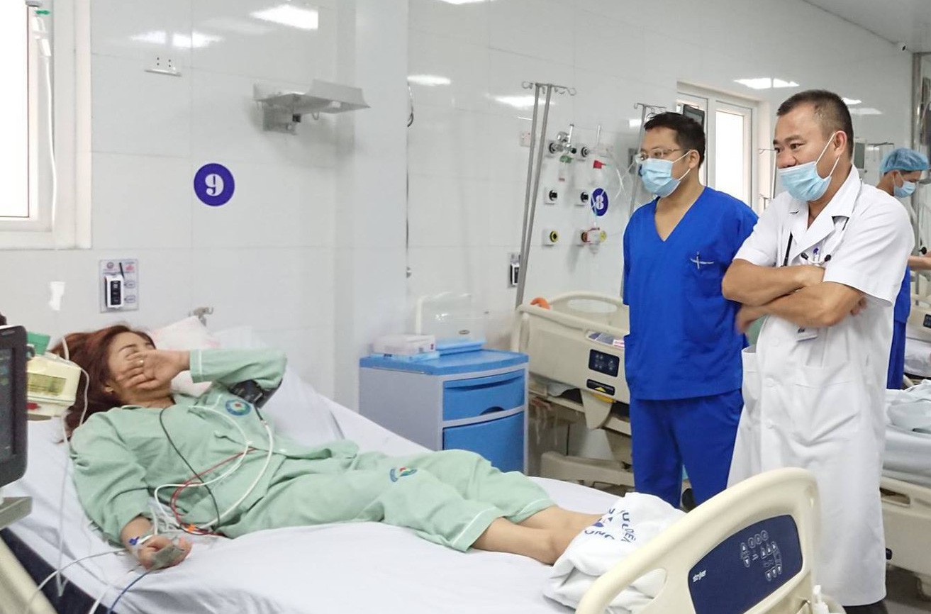 Một phụ nữ sốc phản vệ sau ti&ecirc;m thuốc l&agrave;m trắng da - Ảnh 2.
