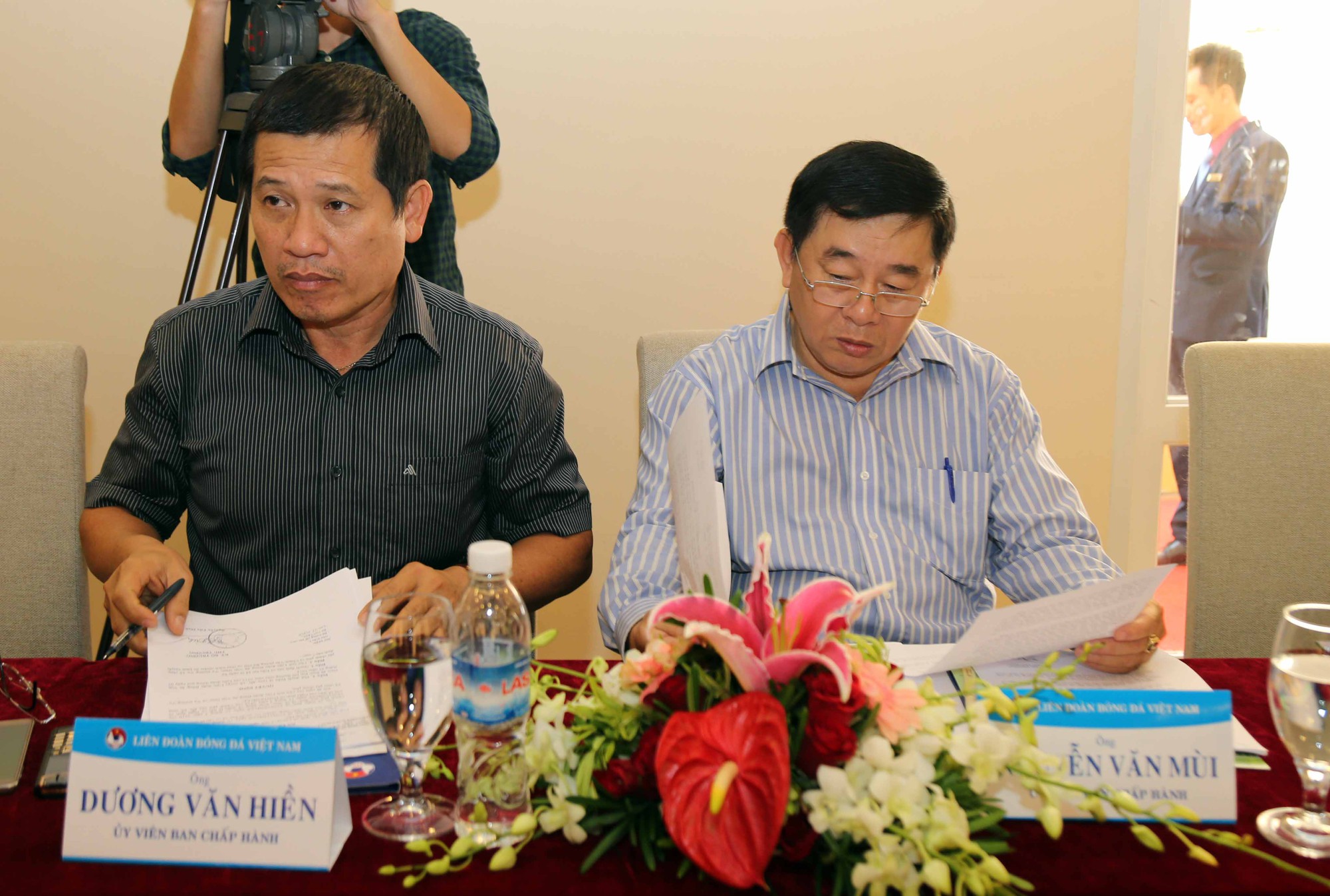 Phó chủ tịch VPF trù dập tôi vì không được can thiệp trọng tài! - Ảnh 1.
