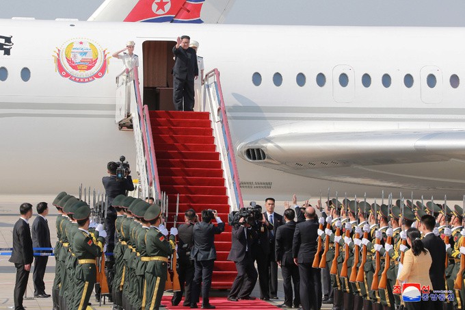 &Ocirc;ng Kim sang Trung Quốc, ngoại trưởng Mỹ đến Triều Ti&ecirc;n - Ảnh 6.