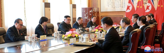 &Ocirc;ng Kim sang Trung Quốc, ngoại trưởng Mỹ đến Triều Ti&ecirc;n - Ảnh 9.