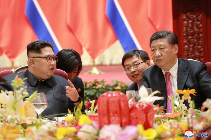 &Ocirc;ng Kim sang Trung Quốc, ngoại trưởng Mỹ đến Triều Ti&ecirc;n - Ảnh 11.