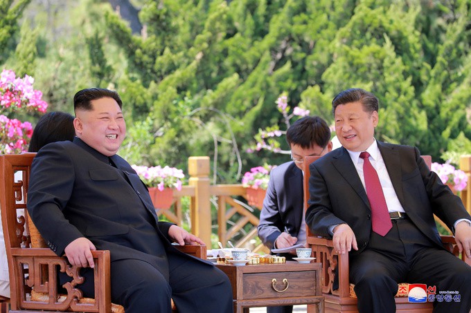 &Ocirc;ng Kim sang Trung Quốc, ngoại trưởng Mỹ đến Triều Ti&ecirc;n - Ảnh 12.