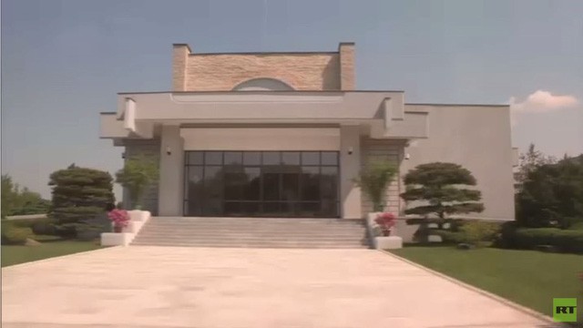 Clip: Phóng viên Nga được vào tư dinh ông Kim Jong-un