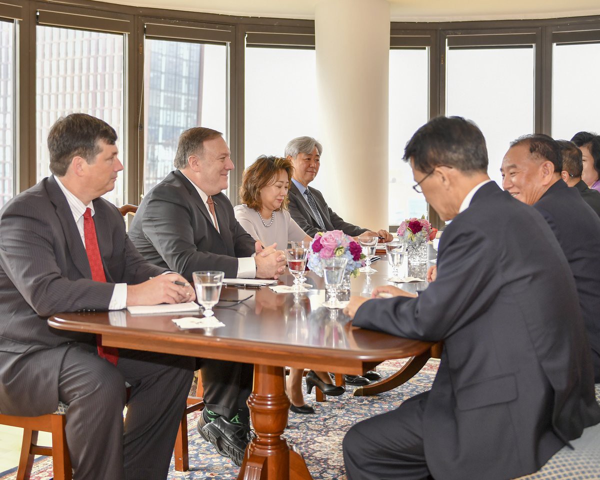 &Ocirc;ng Kim Jong-un ph&aacute;i người chuyển thư ri&ecirc;ng cho Tổng thống Trump - Ảnh 3.