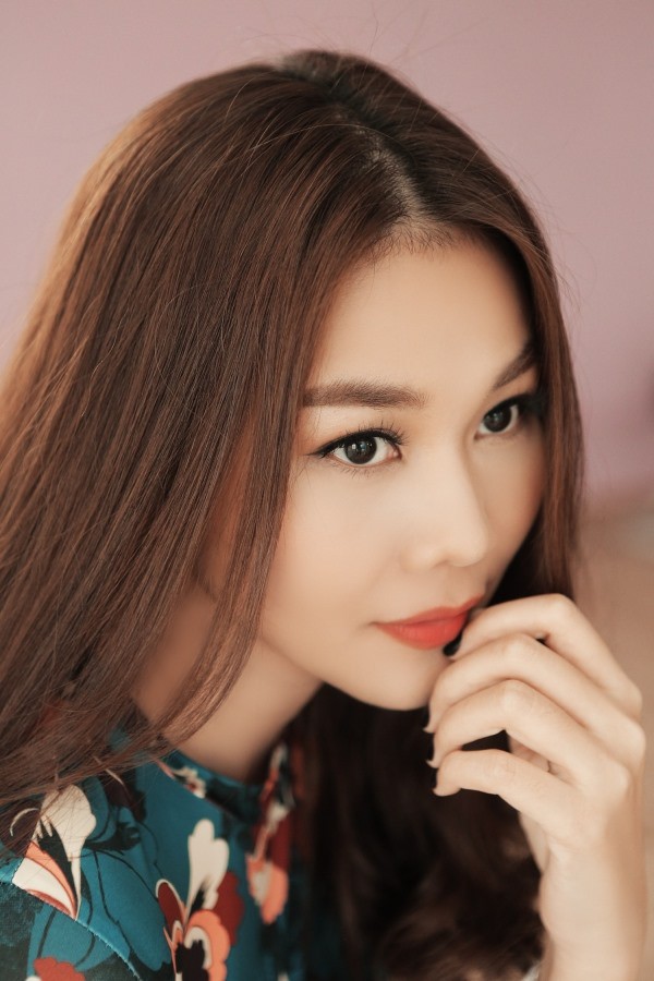 Kinh ngạc với sự lột x&aacute;c của nghệ sĩ Việt - Ảnh 12.